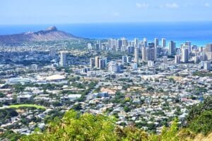 The Ultimate Oahu Bucket List: 50 Fun Things to See, Do & Eat🍍🌺🏖️