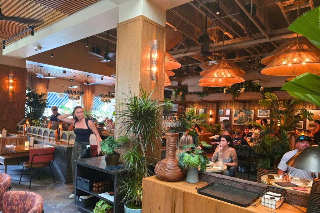 Earls Kitchen and Bar Waikiki Brunch
